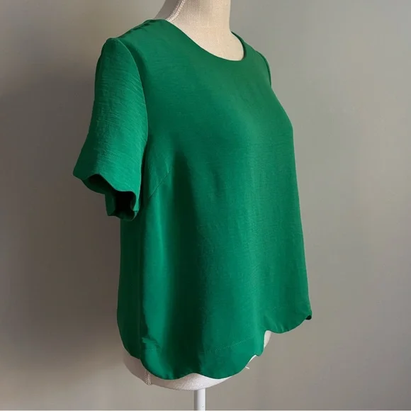 Short Sleeve Scalloped Hem Top Green - Picture 4 of 9